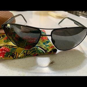 Men’s Maui Jim sunglasses.  Worn 3 times.